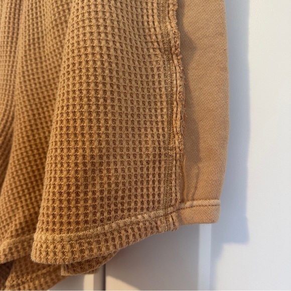 Aerie Tan Waffle Knit Shorts Size Large Women’s - Picture 3 of 9
